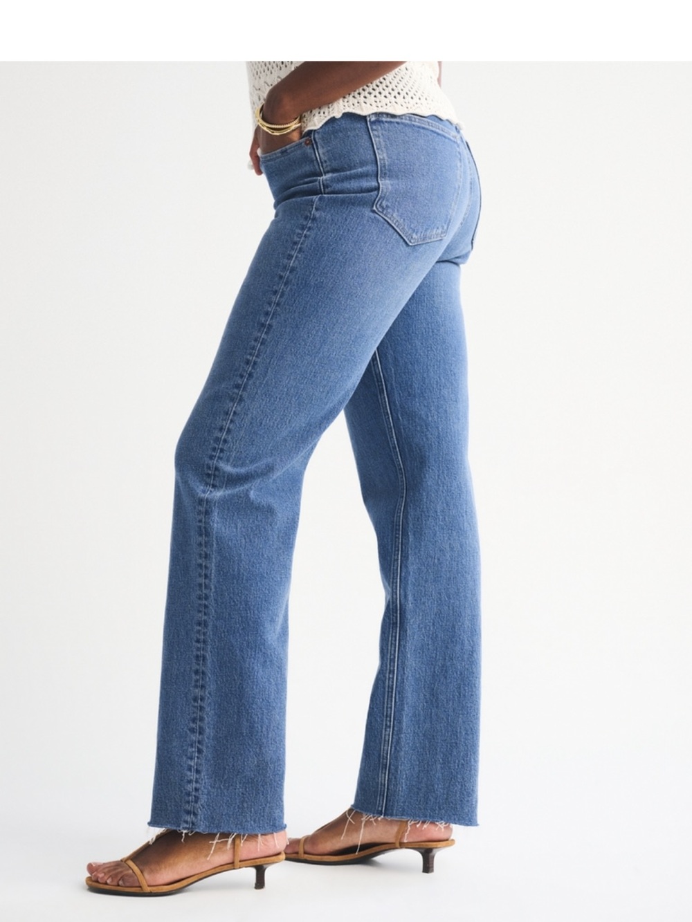 Abercrombie & Fitch Ultra High Rise 90s Straight Jean in Medium Raw Hem | 29R